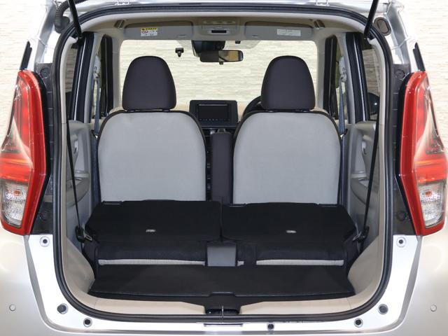 ２列目シートを倒すと、広々としたラゲッジスペースが生まれます！大きな荷物や長い荷物も簡単に収納することができます！