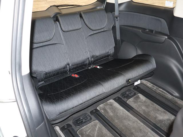３列目シートもゆとりの設計！大人数のドライブもお任せ下さい！必要のない時は簡単に収納することも可能！使い勝手の幅が広がります！