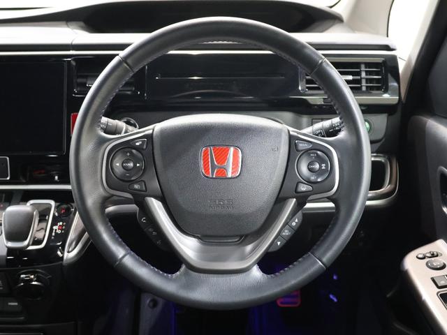 ステップワゴンスパーダ ｅ：ＨＥＶスパーダＧ・ＥＸホンダセンシング　純正ナビ　バックカメラ　両側パワースライドドア　わくわくゲート　シートヒーター　ＥＴＣ　ＬＥＤライト　フォグ　社外ＡＷ　エアバック　地デジ　クルコン　サイドエアバッグ　シ－トヒ－タ－　衝突軽減システム（6枚目）