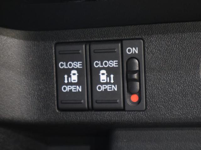 ステップワゴンスパーダ ｅ：ＨＥＶスパーダＧ・ＥＸホンダセンシング　純正ナビ　バックカメラ　両側パワースライドドア　わくわくゲート　シートヒーター　ＥＴＣ　ＬＥＤライト　フォグ　社外ＡＷ　エアバック　地デジ　クルコン　サイドエアバッグ　シ－トヒ－タ－　衝突軽減システム（14枚目）