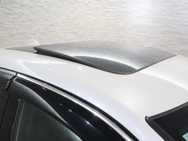 シビック ｅ：ＨＥＶＥＸ　当社デモカー　純正ホンダコネクトディスプレイ　バックカメラ　パーキングセンサー　ブラインドスポットインフォメーション　電動シート　シートヒーター　電動サンルーフ　ＥＴＣ　ＬＥＤライト　Ｂカメラ　ＥＳＣ（19枚目）