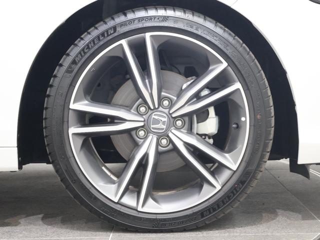 シビック ｅ：ＨＥＶＥＸ　当社デモカー　純正ホンダコネクトディスプレイ　バックカメラ　パーキングセンサー　ブラインドスポットインフォメーション　電動シート　シートヒーター　電動サンルーフ　ＥＴＣ　ＬＥＤライト　Ｂカメラ　ＥＳＣ（32枚目）