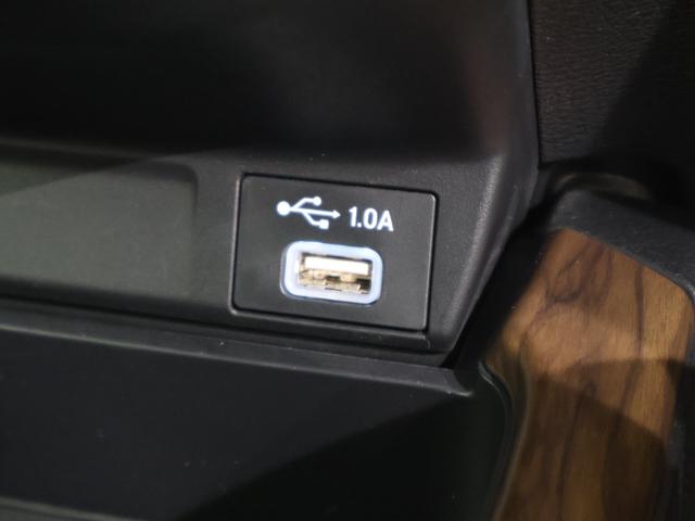 ＣＲ－Ｖハイブリッド ｅ：ＨＥＶＥＸ・マスターピース　４ＷＤ　純正ナビ　バックカメラ　ステアリングヒーター　パワーテールゲート　電動サンルーフ　ＥＴＣ　ＬＥＤライト　フォグ　電動バックドア　衝突軽減ブレーキ　クルコン　Ｂカメラ　ＬＥＤヘッドライト　ＤＶＤ（12枚目）