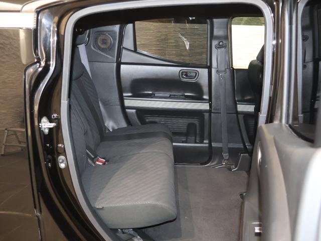 ２列目シートも足元はゆったりしており快適にお座り頂けます！チャイルドシートの取り付けにも対応しており、後部座席にお乗りの方も楽しく広々と使用できます！！