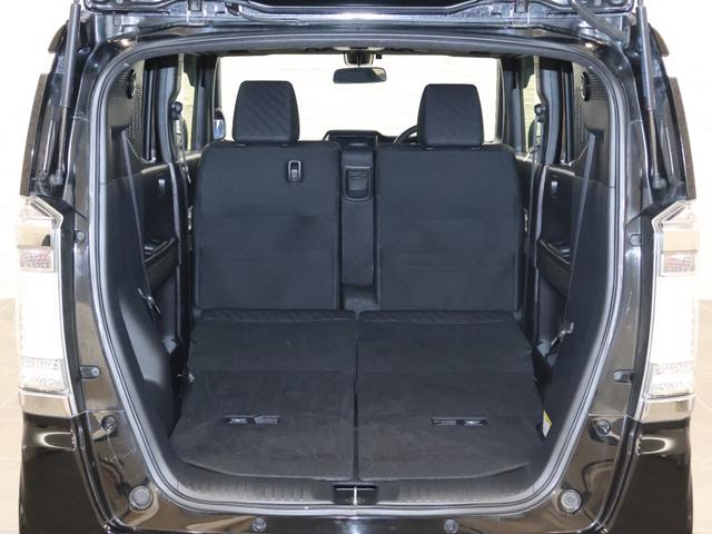 ２列目シートを倒すと、広々としたラゲッジスペースが生まれます！大きな荷物や長い荷物も簡単に収納することができます！