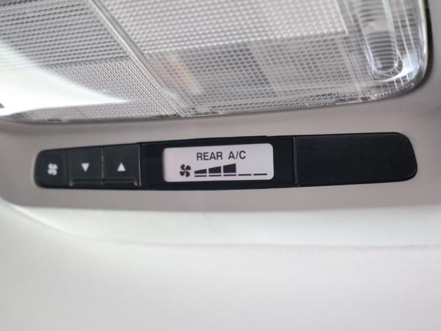 後席用エアコン付きで後ろの席も快適にお過ごしいただけます♪