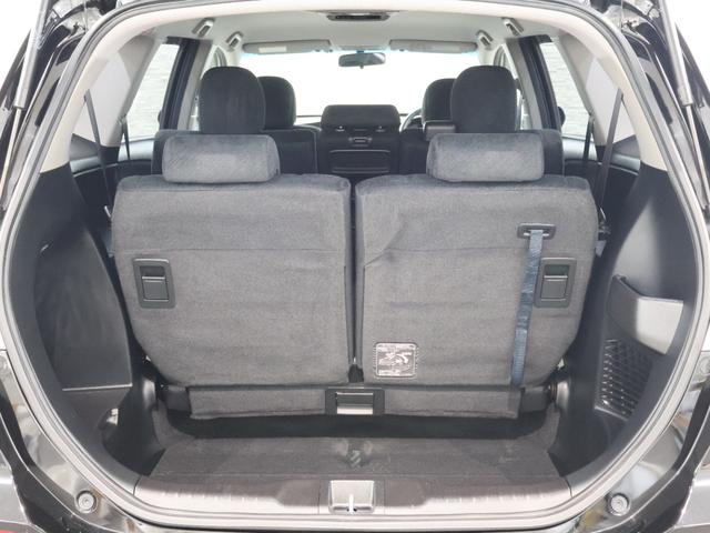 大口なテールゲートは活用の幅を広げてくれます！幅広、低い床面で大きな荷物の出し入れが簡単になります！日々のショッピング、レジャー等、生活を一段上のものにしてくれます！