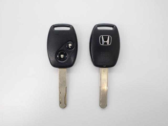 ご納車の際は、キーを２本お渡しさせていただきます。