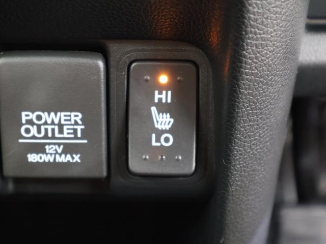 N-ONE プレミアムツアラーSSネオクラシックレーサーパッケジ 純正ナビ バックカメラ クルーズコントロール シートヒーター パドルシフト ETC HIDライト フォグ ワンセグTV ECON エアバッグ DVD ベンチシート Bカメラ ターボ 横滑り防止装置(8枚目)