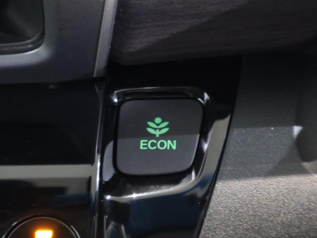 フリードハイブリッド ハイブリッド・Ｇ　純正ナビ　バックカメラ　両側パワースライドドア　前後ドラレコ　パーキングセンサー　シートヒーター　ＥＴＣ　ＬＥＤライト　両電動ドア　サイドエアバック　クルコン　スマキー　パワーステアリング　Ｂカメラ（12枚目）