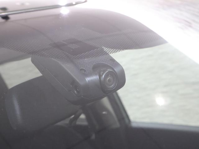 フリードハイブリッド ハイブリッド・Ｇ　純正ナビ　バックカメラ　両側パワースライドドア　前後ドラレコ　パーキングセンサー　シートヒーター　ＥＴＣ　ＬＥＤライト　両電動ドア　サイドエアバック　クルコン　スマキー　パワーステアリング　Ｂカメラ（14枚目）