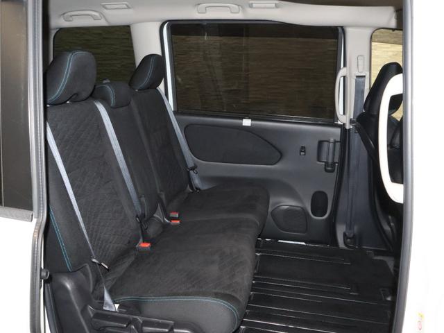 セレナ ライダー　Ｓ－ＨＹＢＲＩＤ　純正ナビ　バックカメラ　両側パワースライドドア　クルーズコントロール　軽減ブレーキ　踏み間違い防止　ＥＴＣ　ＬＥＤライト　純正ＡＷ　スマートキー　衝突軽減　地デジ　オートクルーズ（12枚目）