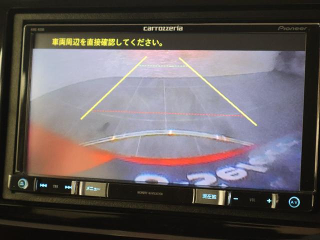 N-ONE プレミアム 社外ナビ バックカメラ 軽減ブレーキ 踏み間違い防止 横滑り防止 ETC HIDライト フォグ 純正AW スマートキー DVD再生機能 クルコン 運転席エアバック 横滑防止 イモビライザー 地デジ(4枚目)