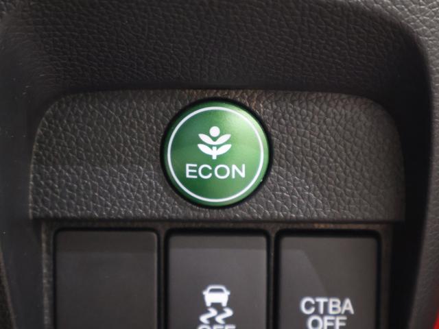 N-ONE プレミアム 社外ナビ バックカメラ 軽減ブレーキ 踏み間違い防止 横滑り防止 ETC HIDライト フォグ 純正AW スマートキー DVD再生機能 クルコン 運転席エアバック 横滑防止 イモビライザー 地デジ(8枚目)