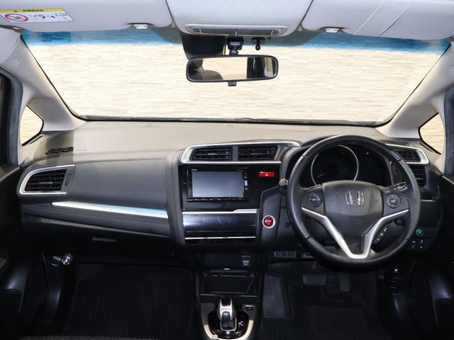 フィットハイブリッド Ｌパッケージ　純正ナビ　バックカメラ　クルーズコントロール　衝突軽減ブレーキ　踏み間違い防止　横滑り防止　ＥＴＣ　ＬＥＤライト　純正ＳＷ　スマートキー　ナビ＆ＴＶ　地デジフルセグＴＶ　ＵＳＢ　サイドエアバック（5枚目）