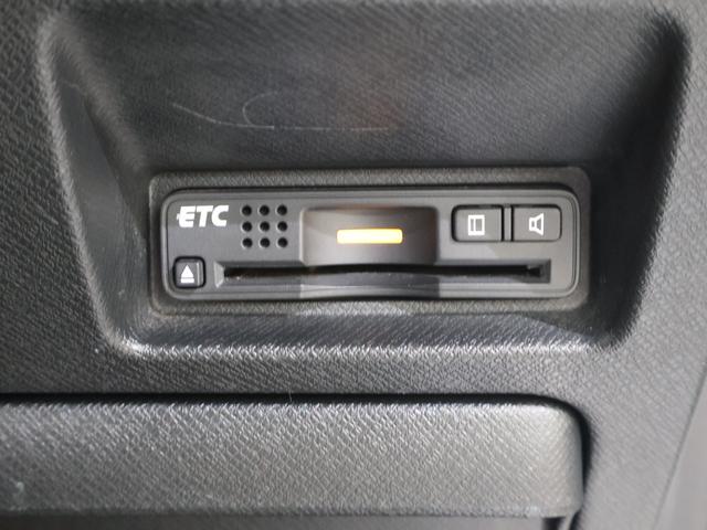 ステップワゴンスパーダ Z 純正ナビ バックカメラ 両側パワースライドドア フリップダウンモニター クルーズコントロール 横滑り防止 アイドリングストップ ETC HIDライト フォグ 純正AW スマートキー 横滑防止 イモビ(12枚目)