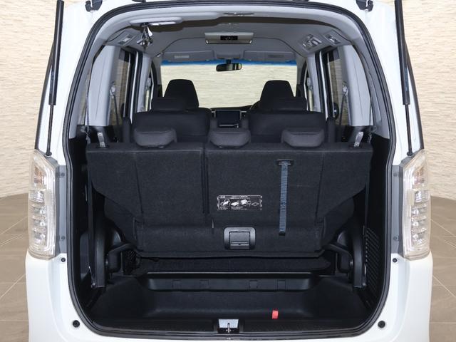 ステップワゴンスパーダ Z 純正ナビ バックカメラ 両側パワースライドドア フリップダウンモニター クルーズコントロール 横滑り防止 アイドリングストップ ETC HIDライト フォグ 純正AW スマートキー 横滑防止 イモビ(16枚目)