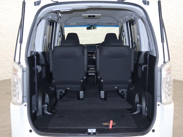 ステップワゴンスパーダ Z 純正ナビ バックカメラ 両側パワースライドドア フリップダウンモニター クルーズコントロール 横滑り防止 アイドリングストップ ETC HIDライト フォグ 純正AW スマートキー 横滑防止 イモビ(17枚目)