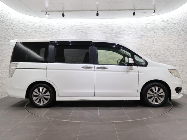 ステップワゴンスパーダ Z 純正ナビ バックカメラ 両側パワースライドドア フリップダウンモニター クルーズコントロール 横滑り防止 アイドリングストップ ETC HIDライト フォグ 純正AW スマートキー 横滑防止 イモビ(21枚目)