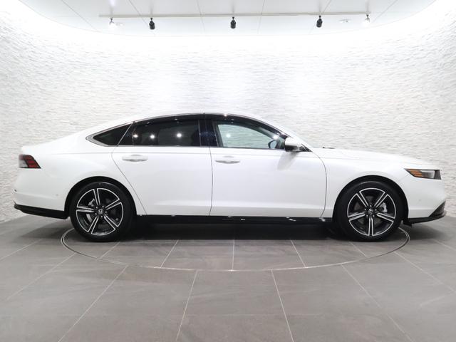 アコード ｅ：ＨＥＶ　ホンダコネクトディスプレイ　Ｇｏｏｇｌｅ搭載　マルチビューカメラ　パーキングセンサー　パーキングパイロット　ブラインドスポットインフォメーション　前後ドラレコ　ＥＴＣ　ＬＥＤライト　フルセグテレビ（27枚目）