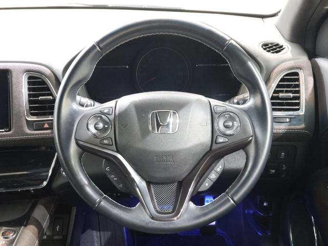 ヴェゼル ハイブリッドＲＳ・ホンダセンシング　純正ナビ　バックカメラ　横滑り防止　シートヒーター　ＥＴＣ　ＬＥＤライト　フォグ　社外ＡＷ　スマートキー　定期点検記録簿　デュアルエアコン　サイドＳＲＳ　Ｒカメ　フルオートエアコン　両席エアバック（6枚目）