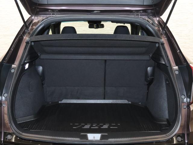 ヴェゼル ハイブリッドＲＳ・ホンダセンシング　純正ナビ　バックカメラ　横滑り防止　シートヒーター　ＥＴＣ　ＬＥＤライト　フォグ　社外ＡＷ　スマートキー　定期点検記録簿　デュアルエアコン　サイドＳＲＳ　Ｒカメ　フルオートエアコン　両席エアバック（16枚目）