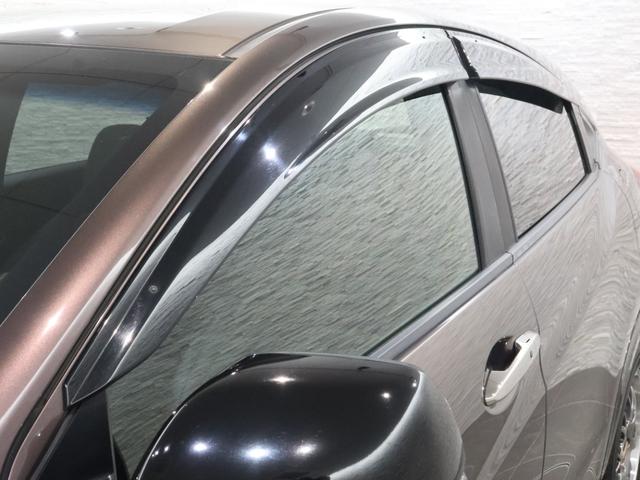 ヴェゼル ハイブリッドＲＳ・ホンダセンシング　純正ナビ　バックカメラ　横滑り防止　シートヒーター　ＥＴＣ　ＬＥＤライト　フォグ　社外ＡＷ　スマートキー　定期点検記録簿　デュアルエアコン　サイドＳＲＳ　Ｒカメ　フルオートエアコン　両席エアバック（26枚目）