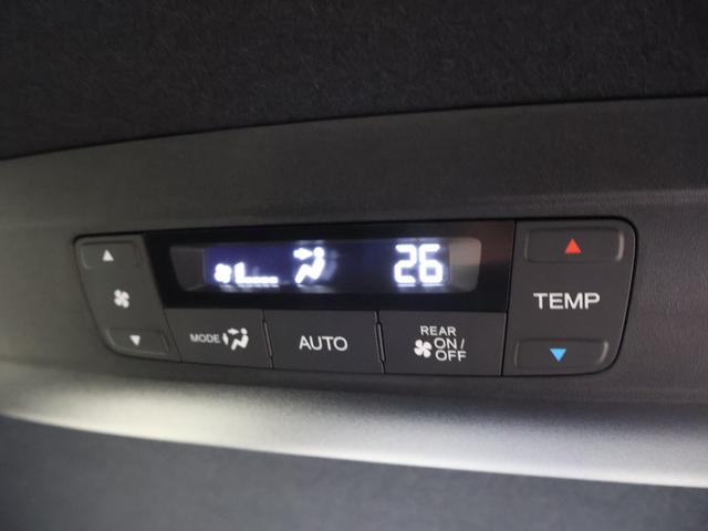 ステップワゴン ｅ：ＨＥＶスパーダプレミアムライン　純正ナビ　マルチビューカメラ　両側パワースライドドア　前後ドラレコ　パーキングセンサー　ブラインドスポットインフォメーション　パワーバックドア　シートヒーター　オットマン　ＥＴＣ　ＬＥＤライト　フォグ（10枚目）