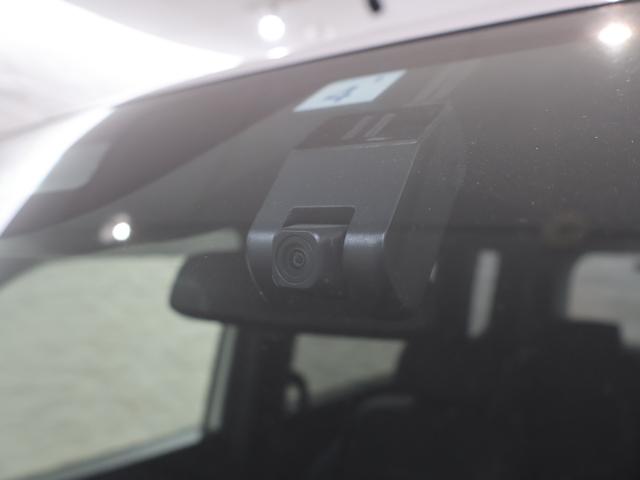 ステップワゴン ｅ：ＨＥＶスパーダプレミアムライン　純正ナビ　マルチビューカメラ　両側パワースライドドア　前後ドラレコ　パーキングセンサー　ブラインドスポットインフォメーション　パワーバックドア　シートヒーター　オットマン　ＥＴＣ　ＬＥＤライト　フォグ（16枚目）