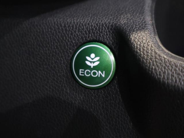 Ｎ－ＷＧＮカスタム ＧターボＳＳブラックスタイルパッケージ　純正ナビ　バックカメラ　クルーズコントロール　衝突軽減ブレーキ　踏み間違い防止　シートヒーター　ＥＴＣ　ＨＩＤライト　フォグ　純正ＡＷ　スマートキー　衝突被害軽減ブレーキ　横滑り防止装置　サイドＳＲＳ（8枚目）