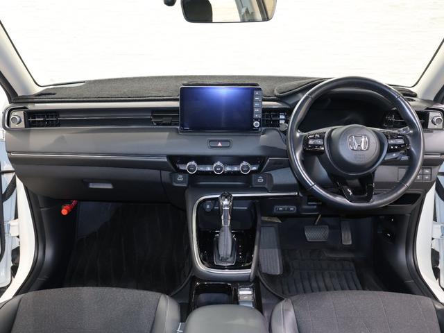 ヴェゼル ｅ：ＨＥＶＺ　純正ナビ　バックカメラ　前後ドラレコ　パーキングセンサー　ブラインドスポットインフォメーション　パワーテールゲート　シートヒーター　ステアリングヒーター　ＥＴＣ　ＬＥＤライト　フォグ　純正ＡＷ　スマキ（5枚目）