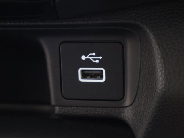 ヴェゼル ｅ：ＨＥＶＺ　純正ナビ　バックカメラ　前後ドラレコ　パーキングセンサー　ブラインドスポットインフォメーション　パワーテールゲート　シートヒーター　ステアリングヒーター　ＥＴＣ　ＬＥＤライト　フォグ　純正ＡＷ　スマキ（12枚目）