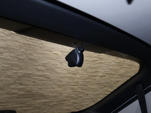 ヴェゼル ｅ：ＨＥＶＺ　純正ナビ　バックカメラ　前後ドラレコ　パーキングセンサー　ブラインドスポットインフォメーション　パワーテールゲート　シートヒーター　ステアリングヒーター　ＥＴＣ　ＬＥＤライト　フォグ　純正ＡＷ　スマキ（16枚目）