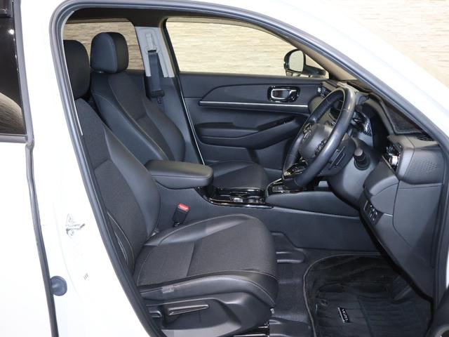 ヴェゼル ｅ：ＨＥＶＺ　純正ナビ　バックカメラ　前後ドラレコ　パーキングセンサー　ブラインドスポットインフォメーション　パワーテールゲート　シートヒーター　ステアリングヒーター　ＥＴＣ　ＬＥＤライト　フォグ　純正ＡＷ　スマキ（18枚目）