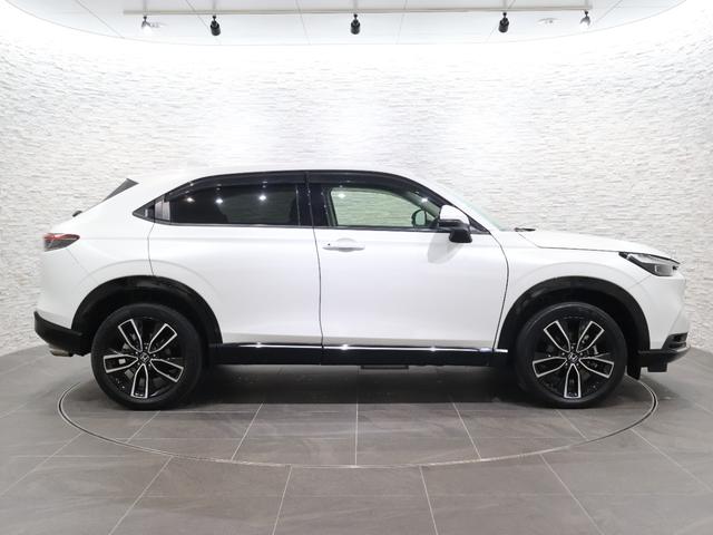 ヴェゼル ｅ：ＨＥＶＺ　純正ナビ　バックカメラ　前後ドラレコ　パーキングセンサー　ブラインドスポットインフォメーション　パワーテールゲート　シートヒーター　ステアリングヒーター　ＥＴＣ　ＬＥＤライト　フォグ　純正ＡＷ　スマキ（26枚目）