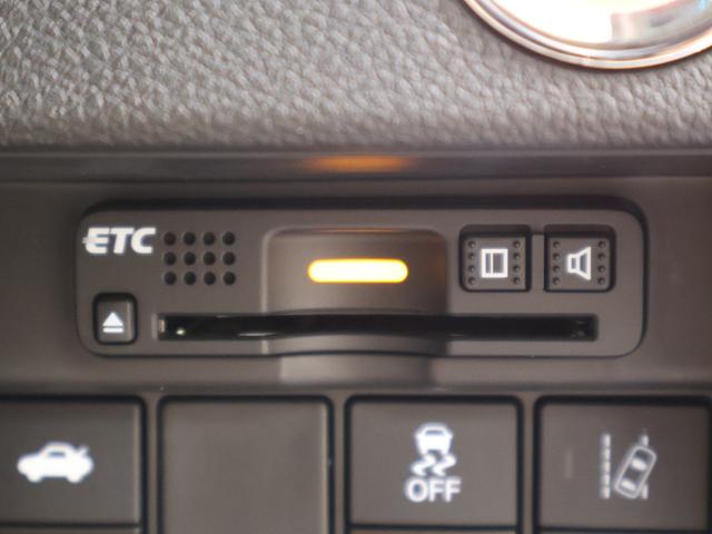 クラリティＰＨＥＶ ＥＸ　純正ナビ　バックカメラ　サイドカメラ　シートヒーター　本革シート　シートメモリー　ＥＴＣ　ＬＥＤライト　純正ＡＷ　スマートキー　充電ケーブル　Ｂカメラ　フルセグ　ＵＳＢ接続　ＬＥＤヘッドライト（13枚目）