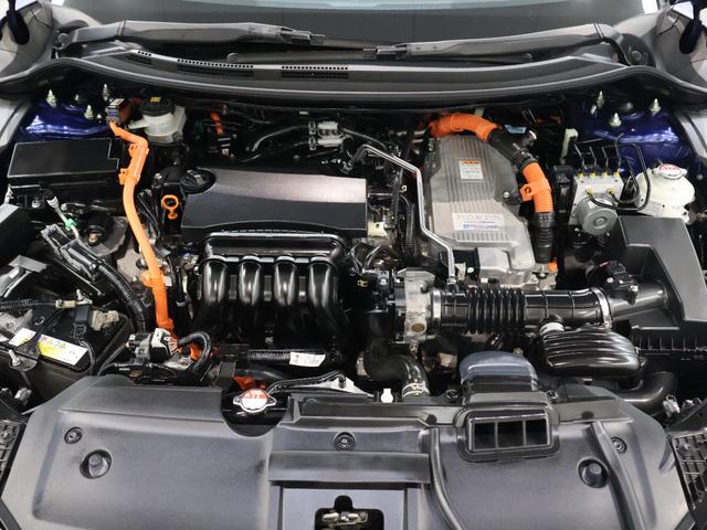 クラリティＰＨＥＶ ＥＸ　純正ナビ　バックカメラ　サイドカメラ　シートヒーター　本革シート　シートメモリー　ＥＴＣ　ＬＥＤライト　純正ＡＷ　スマートキー　充電ケーブル　Ｂカメラ　フルセグ　ＵＳＢ接続　ＬＥＤヘッドライト（30枚目）