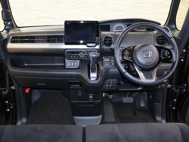 N-BOXカスタム Lスタイル+ブラック 純正ナビ バックカメラ 両側パワースライドドア 前後ドラレコ パーキングセンサー シートヒーター ETC LEDライト フォグ 純正AW スマートキー 衝突軽減ブレ-キ DVD再生 横滑り防止 地デジ(5枚目)