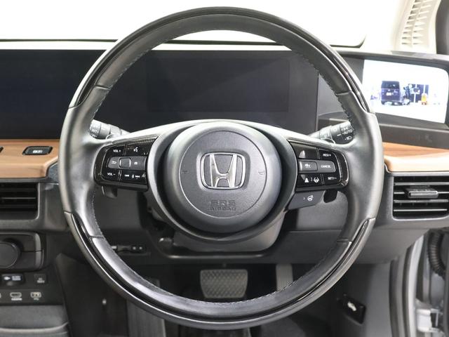 クルーズコントロールが装備されており、速度設定をするだけで一定の速度で自動走行が可能！！一定速度の走行なので燃費の向上やアクセルペダルを踏む必要が無いので長距離ドライブが快適になります！！