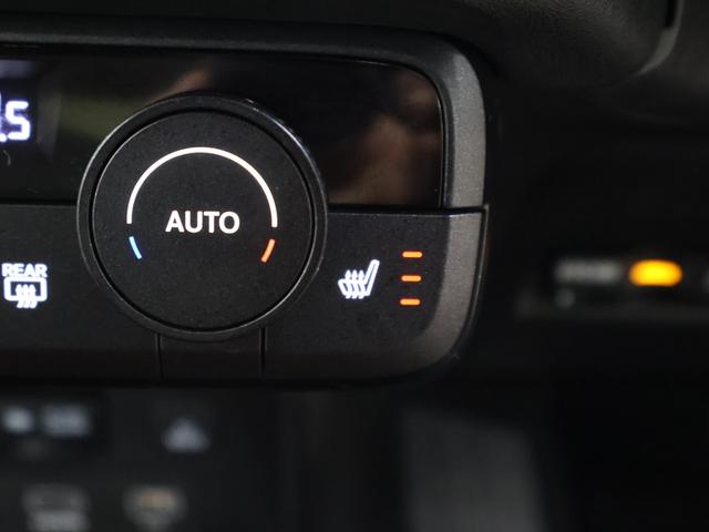 シートヒーター装備付き車！！座席に埋め込まれた電熱線によりシートを暖めることが出来る装備で、温められたシートは、寒い冬には最適です！！