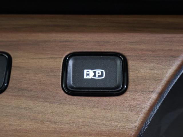 Ｈｏｎｄａパーキングパイロットシステム搭載！カメラおよびソナーによって駐車や出庫の際の加減速、ハンドル操作やシフトチェンジ操作を支援します！