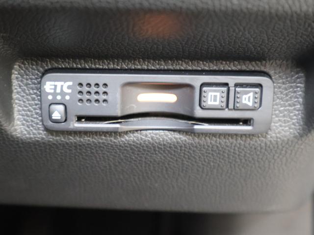 フリード+ハイブリッド ハイブリッド・クロスターホンダセンシング 純正ナビ バックカメラ 両側パワースライドドア 純正ドラレコ 横滑り防止 ETC LEDライト フォグ 純正AW スマートキー 地デジフルセグ 両側電動ドア サイドエアバッグ ソナー エアバッグ(11枚目)