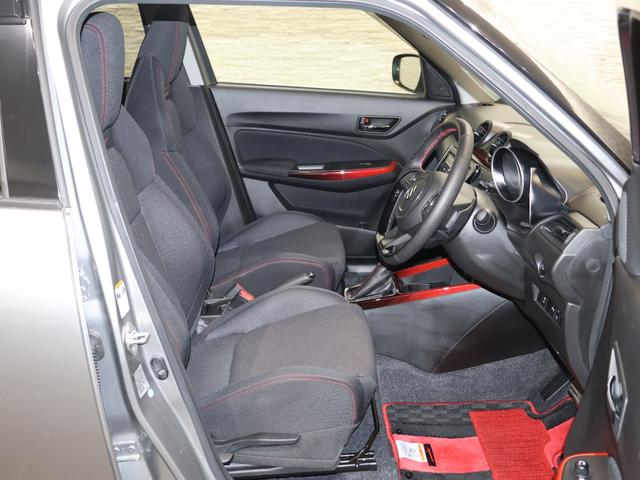 スイフトスポーツ ベースグレード　雹損害　純正ナビ　マルチビューカメラ　クルーズコントロール　衝突軽減ブレーキ　踏み間違い防止　パーキングセンサー　シートヒーター　ＥＴＣ　ＬＥＤライト　フロント・バックフォグ　純正ＡＷ　スマートキー（15枚目）