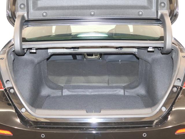 インサイト ＥＸ・ブラックスタイル　純正ナビ　バックカメラ　パーキングセンサー　ブラインドスポットインフォメーション　横滑り防止　パワーシート　シートヒーター　ＥＴＣ　ＬＥＤライト　フォグ　純正ＡＷ　スマートキー　ＡＡＣ　キーレス（16枚目）