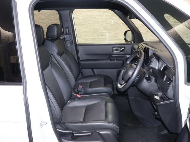 ステップワゴン スパーダ　レンタアップ　社外ナビ　バックカメラ　両側パワースライドドア　パワーテールゲート　ブラインドスポットインフォメーション　パーキングセンサー　シートヒーター　ＥＴＣ　ＬＥＤライト　フォグ　純正ＡＷ（16枚目）