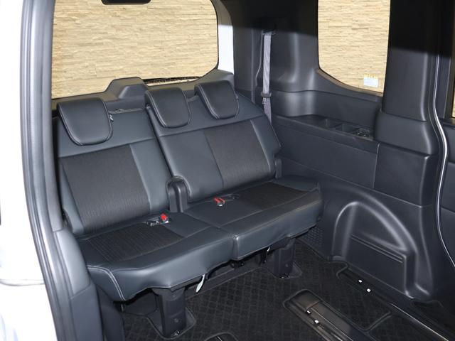 ステップワゴン スパーダ　レンタアップ　社外ナビ　バックカメラ　両側パワースライドドア　パワーテールゲート　ブラインドスポットインフォメーション　パーキングセンサー　シートヒーター　ＥＴＣ　ＬＥＤライト　フォグ　純正ＡＷ（20枚目）