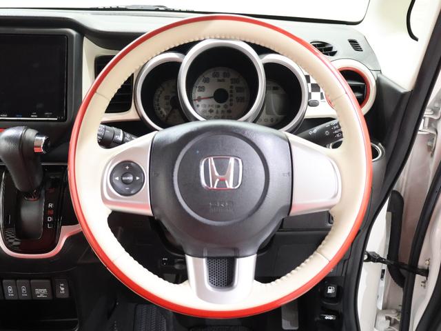 Ｎ－ＢＯＸスラッシュ Ｇ・Ｌインテリアカラーパッケージ　純正ナビ　バックカメラ　衝突軽減ブレーキ　踏み間違い防止　横滑り防止　電動パーキングブレーキ　シートヒーター　ＥＴＣ　ＨＩＤライト　純正ＳＷ積載　社外ＡＷ　スマートキー　衝突被害軽減システム　フルセグ（7枚目）