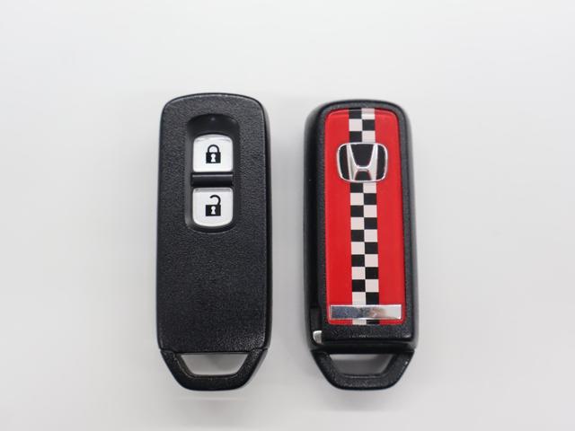 Ｎ－ＢＯＸスラッシュ Ｇ・Ｌインテリアカラーパッケージ　純正ナビ　バックカメラ　衝突軽減ブレーキ　踏み間違い防止　横滑り防止　電動パーキングブレーキ　シートヒーター　ＥＴＣ　ＨＩＤライト　純正ＳＷ積載　社外ＡＷ　スマートキー　衝突被害軽減システム　フルセグ（29枚目）