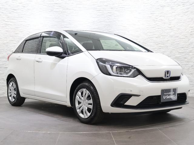 フィット ｅ：ＨＥＶホーム　純正ナビ　バックカメラ　パーキングセンサー　横滑り防止　ＥＴＣ　ＬＥＤライト　純正ＳＷ　スマートキー　前後誤発進抑制機能　クリソナ　助手席エアバッグ　運転席エアバッグ　アイドリングストップ　ＵＳＢ接続（22枚目）