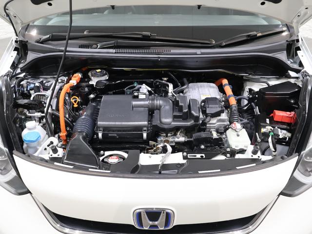 フィット ｅ：ＨＥＶホーム　純正ナビ　バックカメラ　パーキングセンサー　横滑り防止　ＥＴＣ　ＬＥＤライト　純正ＳＷ　スマートキー　前後誤発進抑制機能　クリソナ　助手席エアバッグ　運転席エアバッグ　アイドリングストップ　ＵＳＢ接続（31枚目）